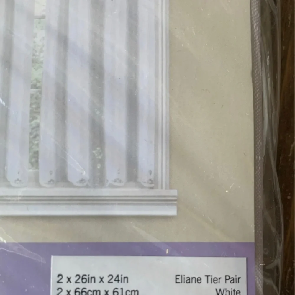 Vue valance & tier pair